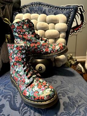 Dr Martens Red and Blue Floral Pascal size 7/EU 38